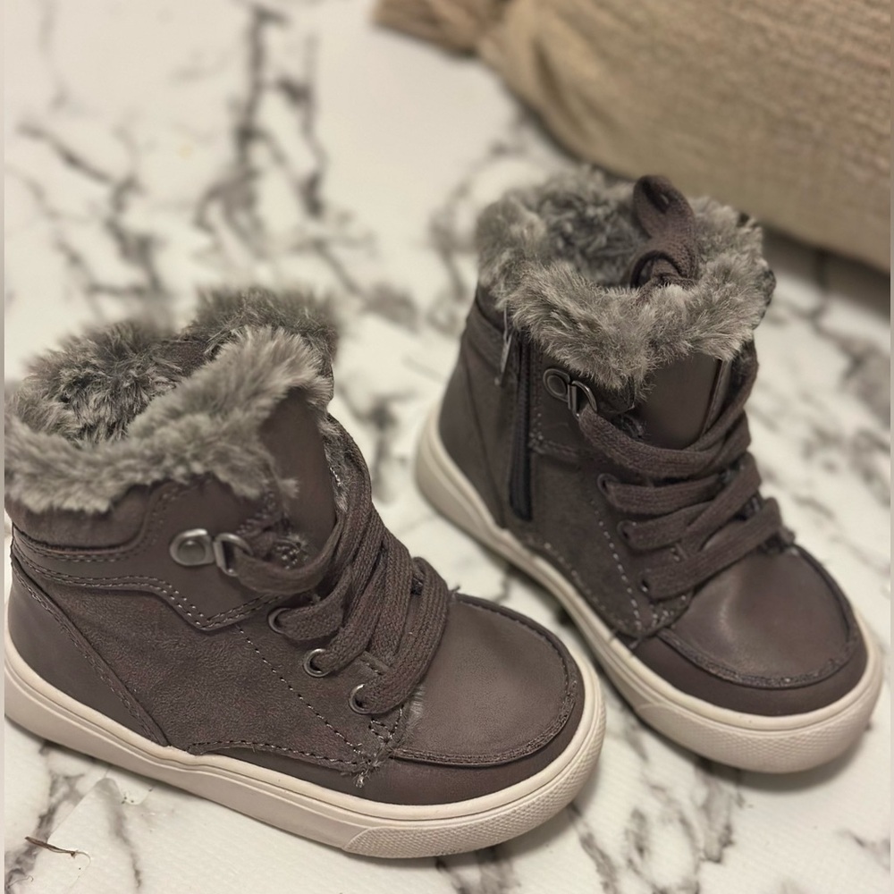Boys fur lined boots